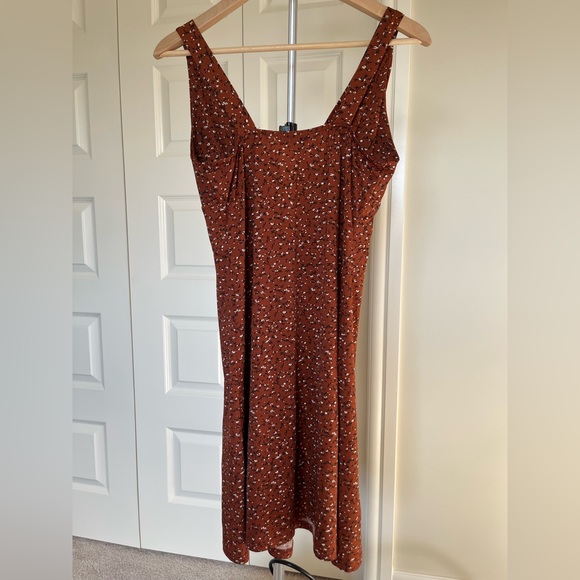 Papillon Knee Length Dress - Picture 2 of 3